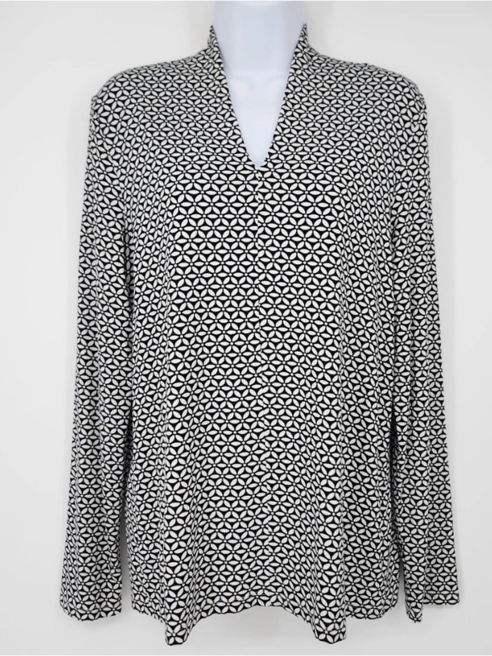Talbots Black & White Geometric V-Neck Long Sleeve Top